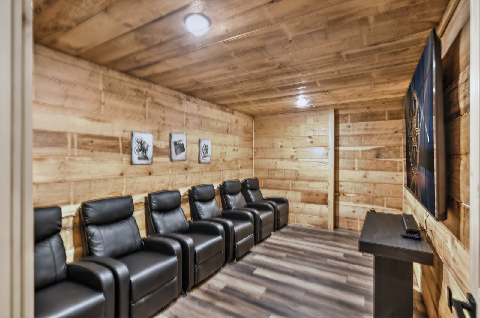 Home theater with recliners